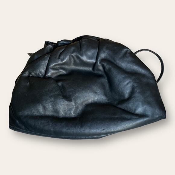 80's Black clamshell Clutch, quality leather with shoulder strap - Picture 2 of 8